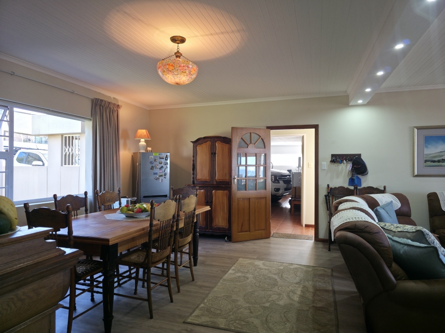 7 Bedroom Property for Sale in Wavecrest Eastern Cape